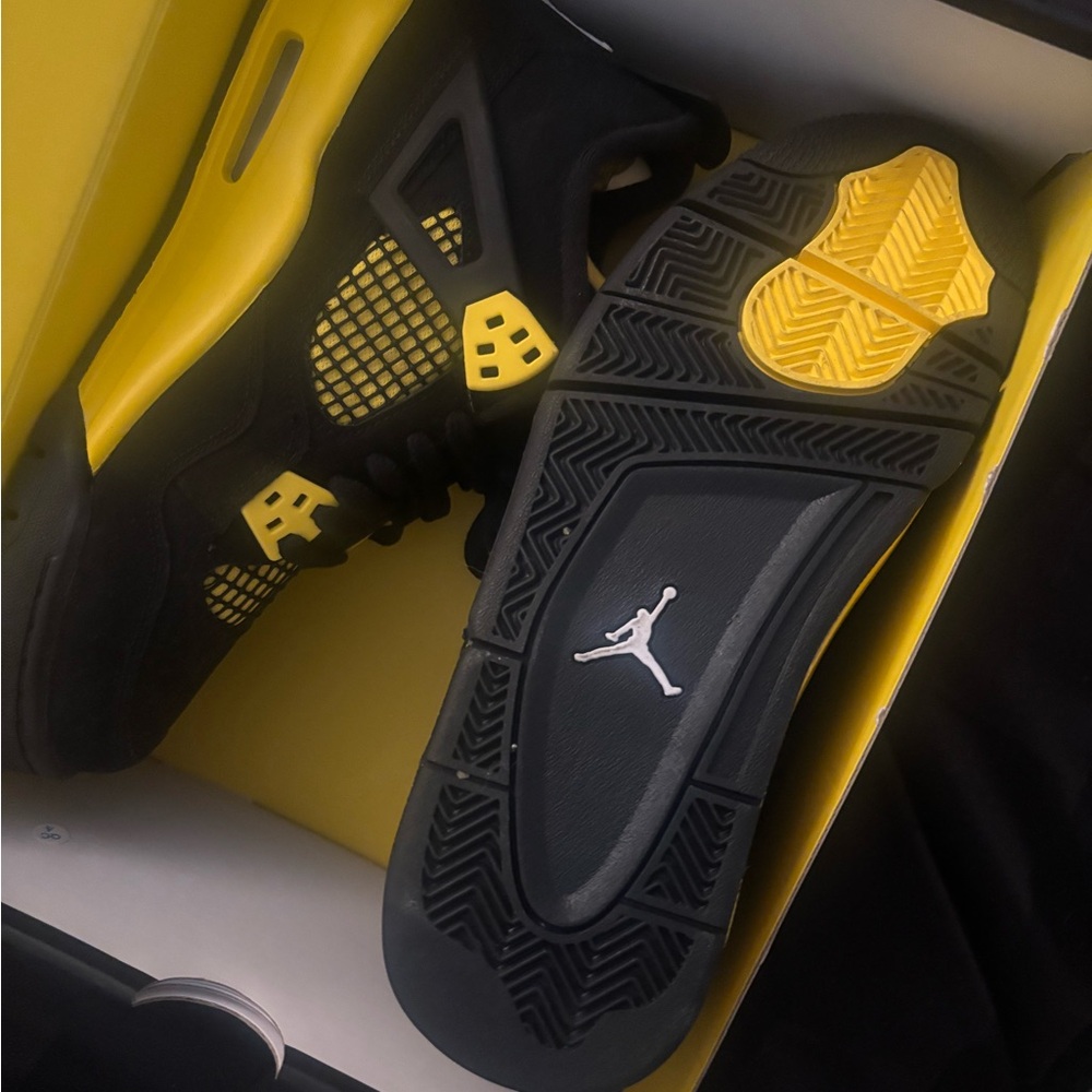 Brand new thunder 4s